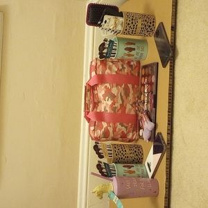 Women camouflage travel / makeup bag